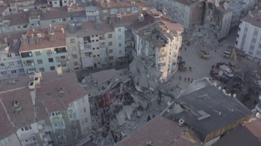 Потресаващи кадри от разрухата в Турция (ВИДЕО)