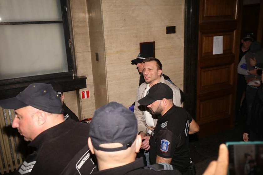 Съдът решава за гаранциите на Хасърджиев и другите трима