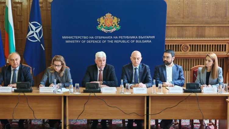 Димитър Стоянов: България спира оръжието за Украйна