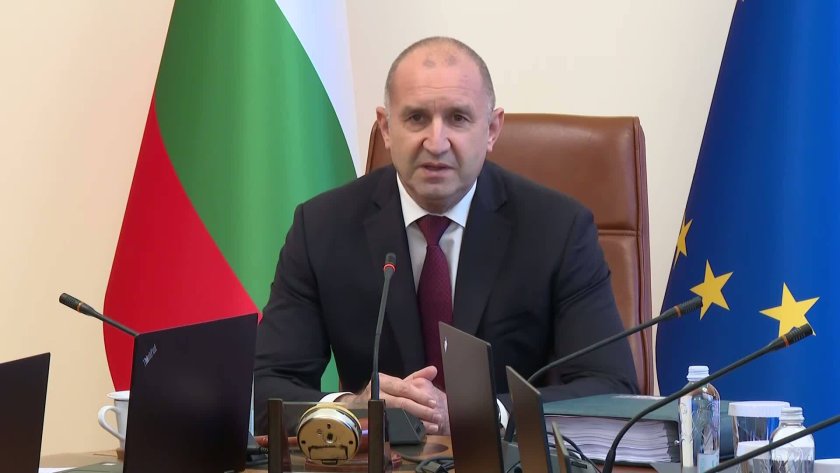 Румен Радев отсече: Край на предоставянето на въоръжение от армията за Украйна