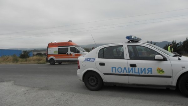 Украинка катастрофира и прати петима души в болница
