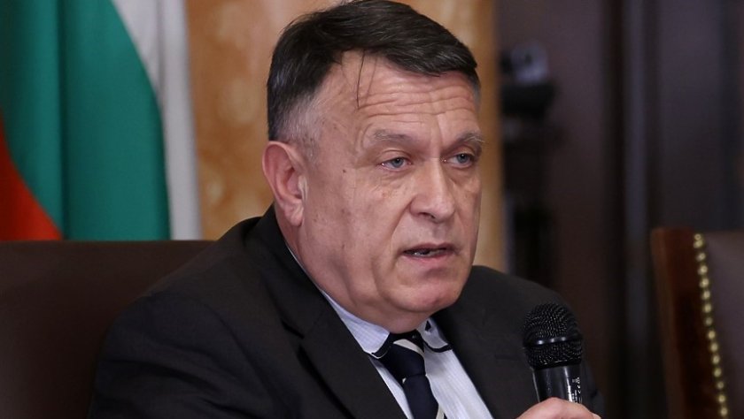 Просветният министър обеща: Няма да има училища с непокрити текущи разходи
