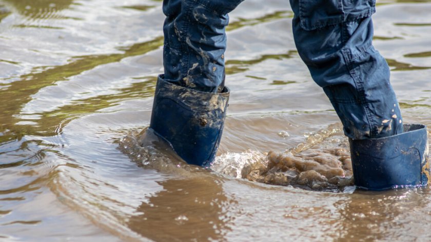Порой заля къщи и улици във варненското село Войводино