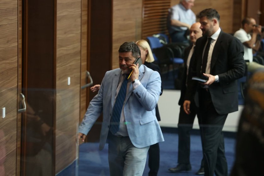Парламентът прие окончателно промени в Закона за съдебната власт. Те