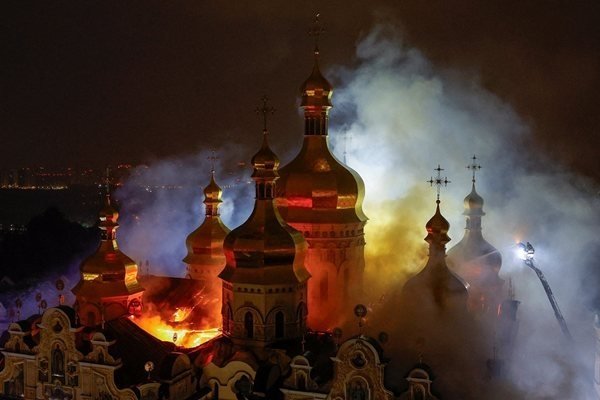 Москва отрече да е нанасяла удар по манастира Печорска лавра 