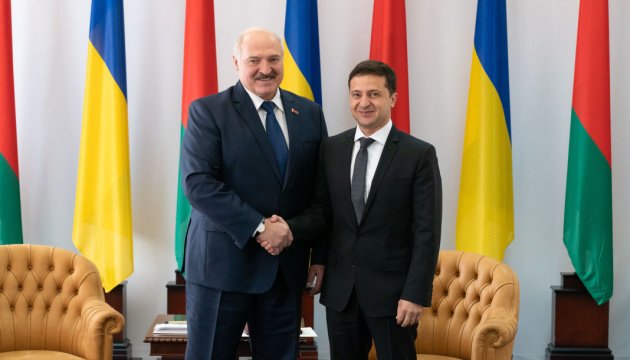 Лукавият Лукашенко: Споко, бе, Зеленски, няма да те бием
