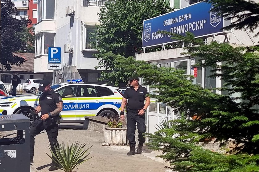 Седем души са задържани за срок до 24 часа от