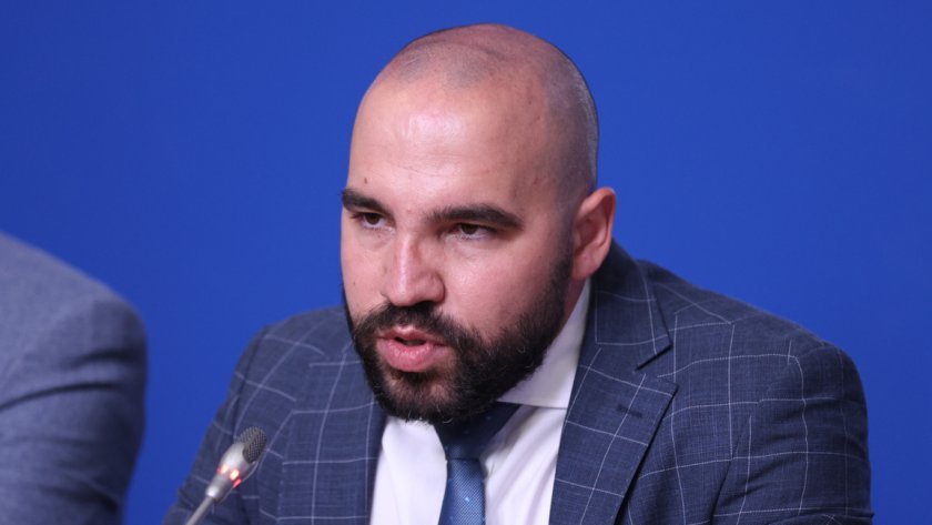 Фондация &ldquo;Македония&rdquo;: Християн Мицкоски предлага транспортни услуги и върти търговия у нас