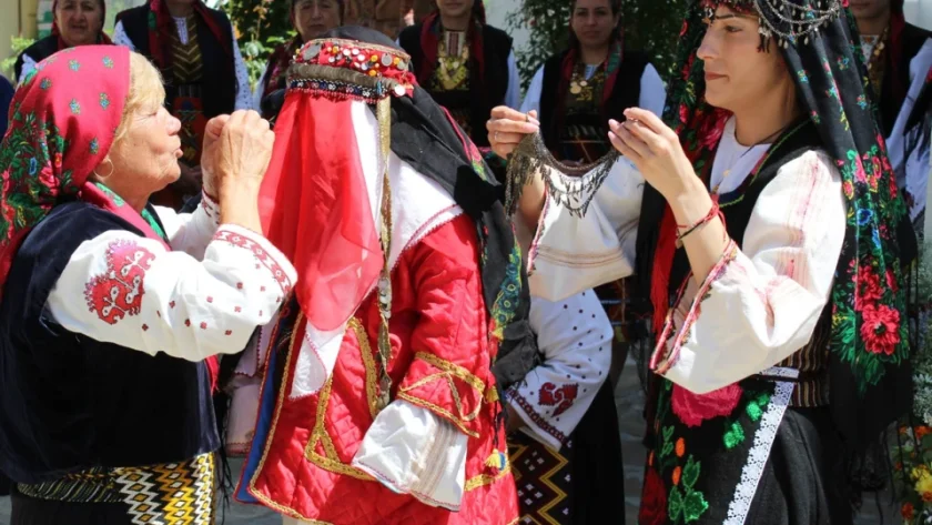 Пет дни празници за Еньовден на остров &bdquo;Св. Анастасия&rdquo;
