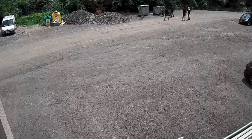 Локали пребиха бездомник в Стара Загора (ВИДЕО 18+)
