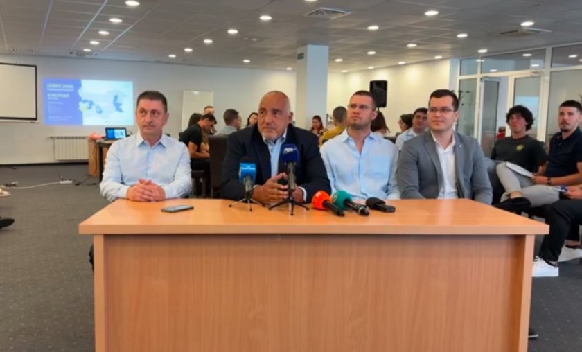 Изненада: Борисов прави паралелен кабинет с нови кадри