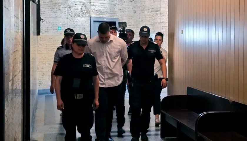Съдът остави в ареста шофьора, блъснал две деца в Мездра