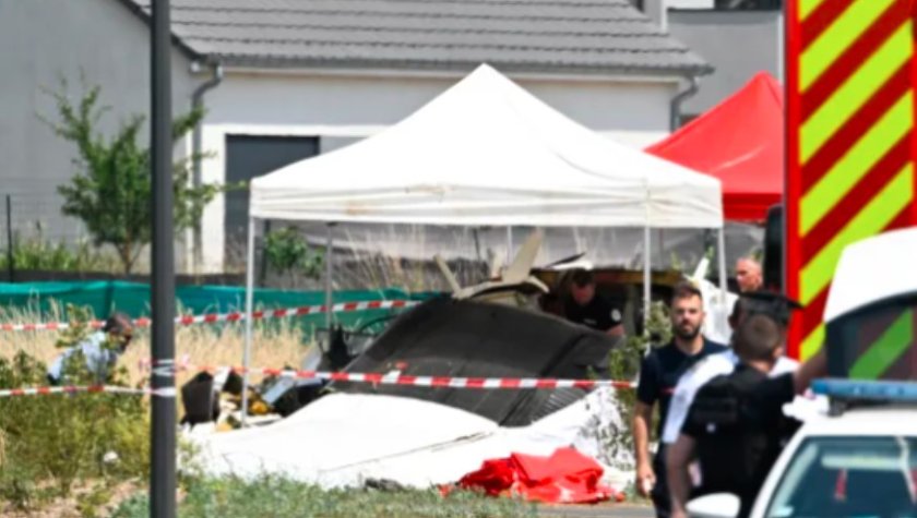 11 души загинаха в самолетна катастрофа във Франция