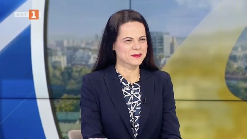 Министър Катя Ивкова: Пари има, проблемът е в управлението