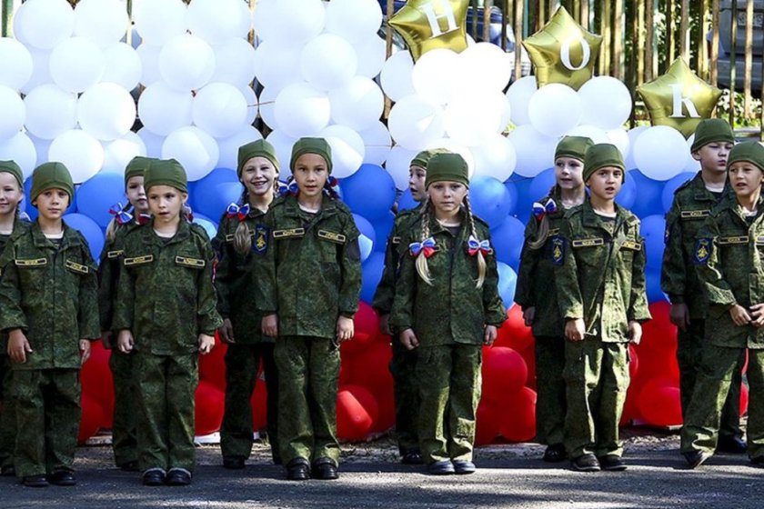 Русия удвоява часовете по военно, учат децата да боравят с гранати 