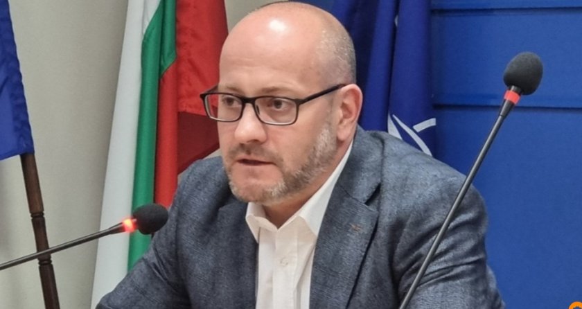 Радан дава своята визия за ДСБ на "Кърниградска", но няма намерение да агитира