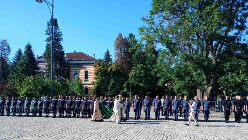 Полицаите отбелязват професионалния си празник