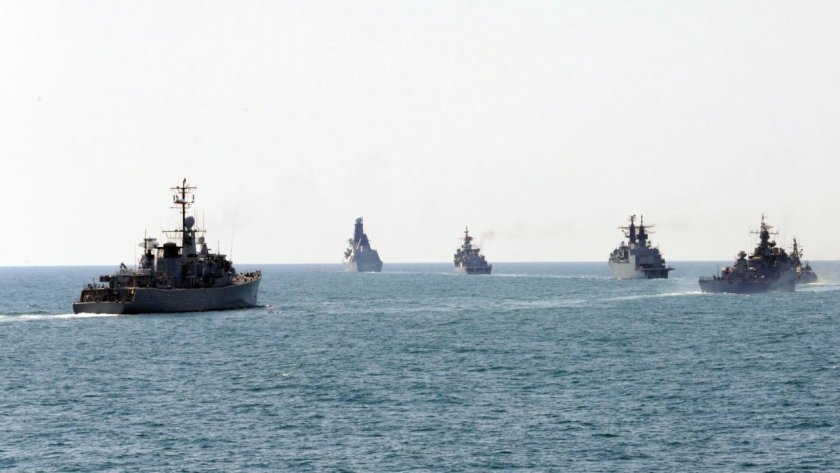 6000 моряци остават блокирани в Персийския залив 