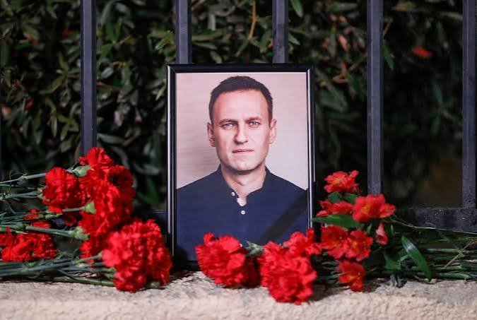 Наказват шестима учени, разработили отровата, убила Навални 