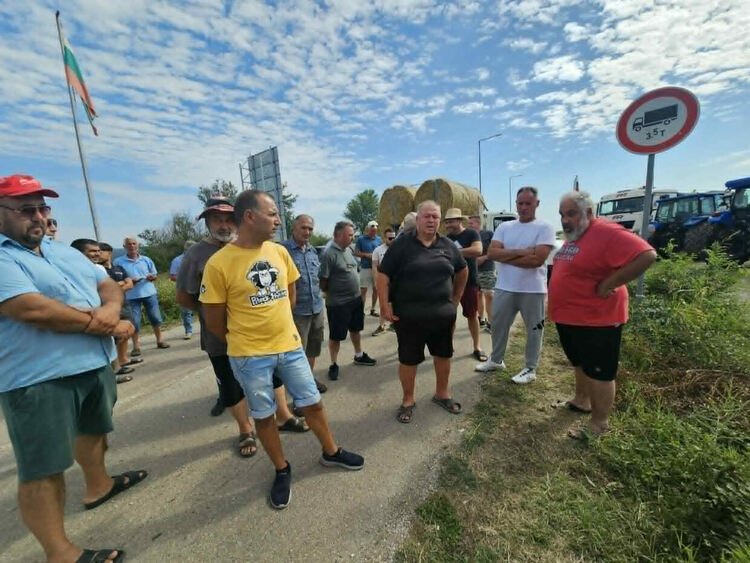 ПБ обеща на земеделците да предоговори условията за камионите през ГКПП Ивайловград