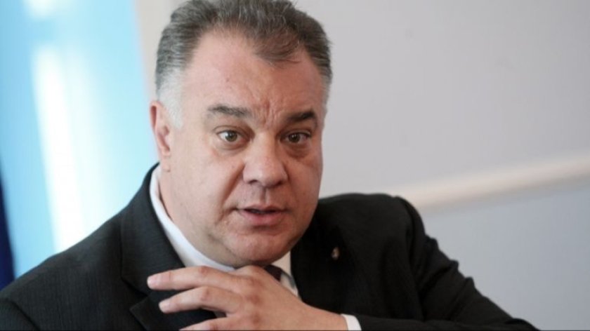 Бившият здравен министър д-р Мирослав Ненков е бил спрян два