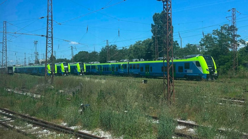 Новите влакове тръгват от септември