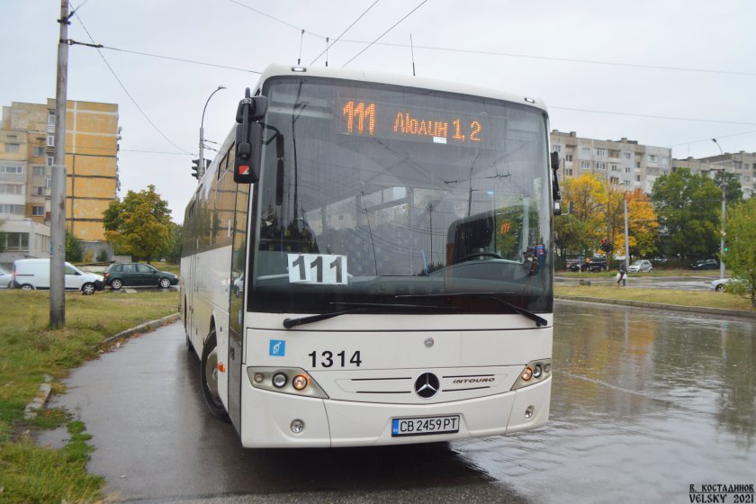 Временно променят движението на два автобуса в София
