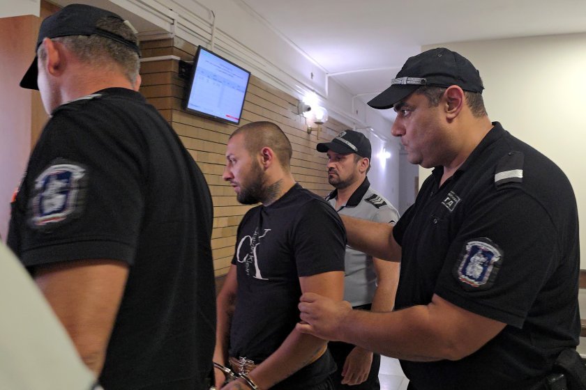 Оставиха в ареста авера на Петър за тройното убийство в Угърчин