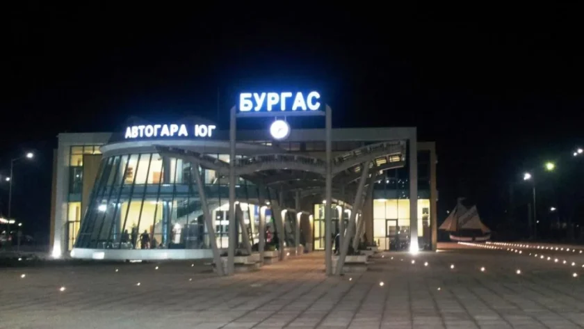 Предлагат нощна линия Бургас - Созопол
