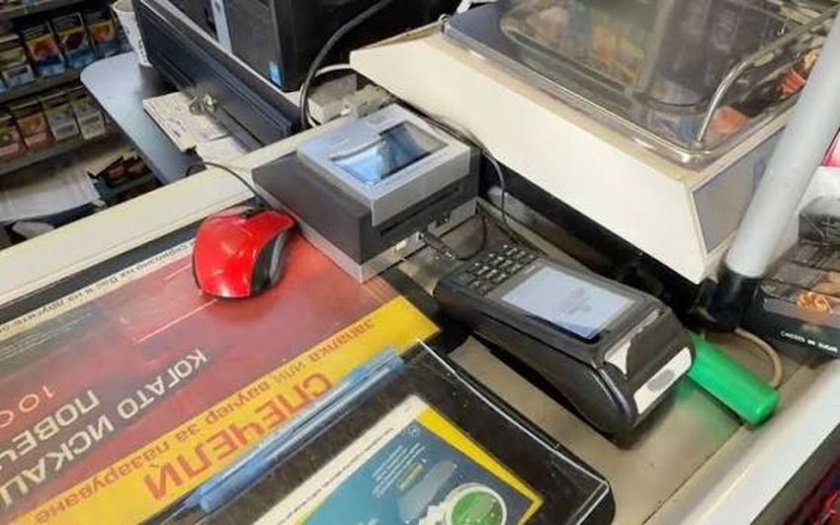 Прокуратурата иска &bdquo;задържане под стража&ldquo; за служители на НАП, взели подкуп