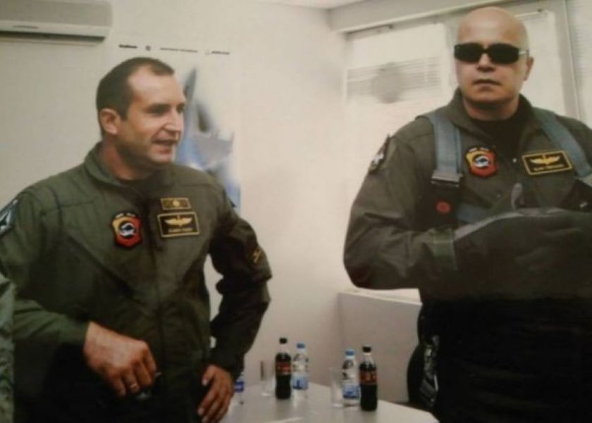 Слави Трифонов: Не знам как спи Радев нощем