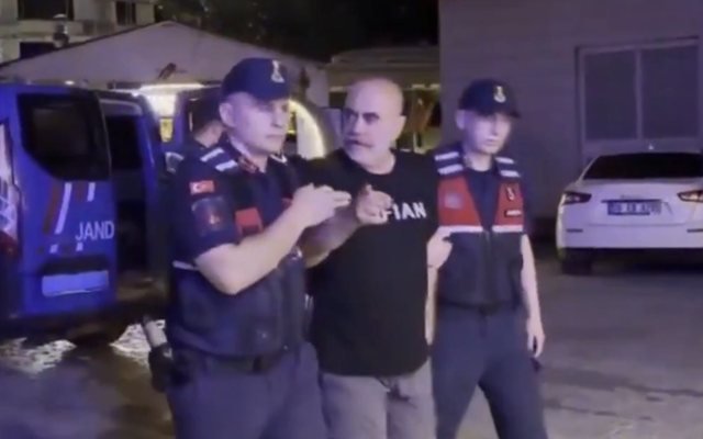 Турски режисьор и брат му задържани за наркотици 