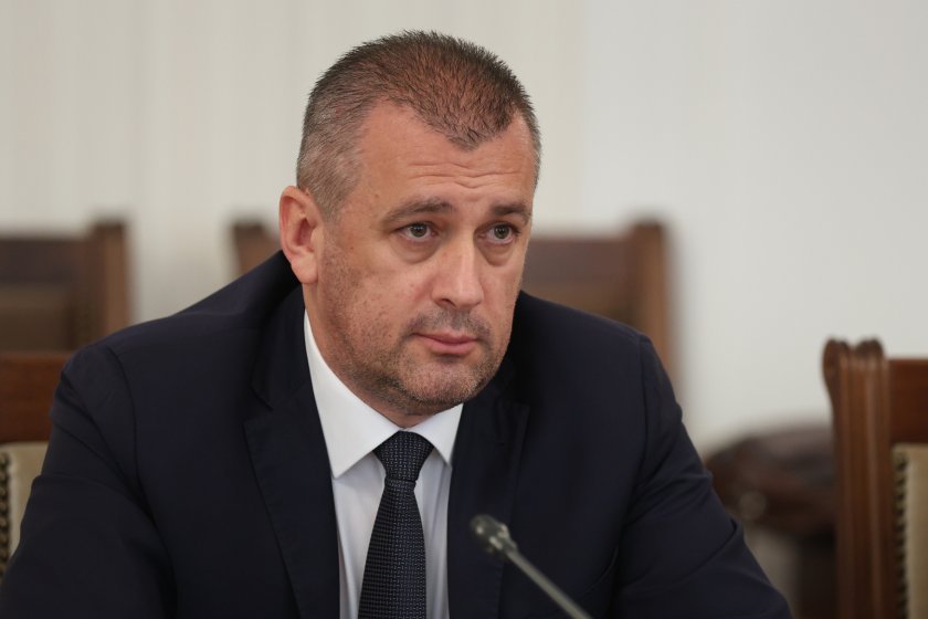 Транспортният министър: Не ставаме мишена с американските самолети