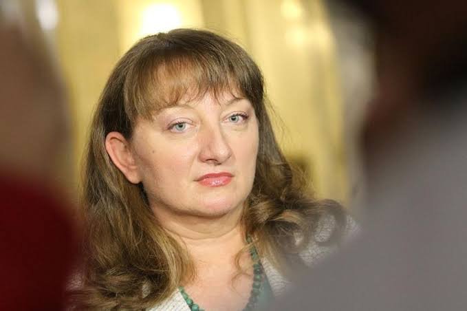 Сачева: Едва ли българите очакват с нетърпение от 1-и август да започнат да плащат повече за винетки и осигуровки