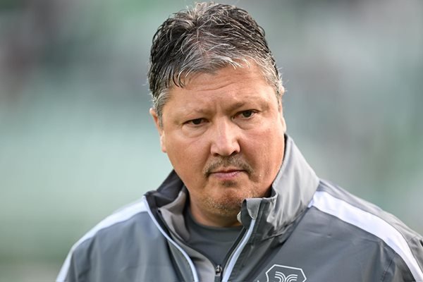 Футболно зрелище обеща Любо Пенев тази вечер