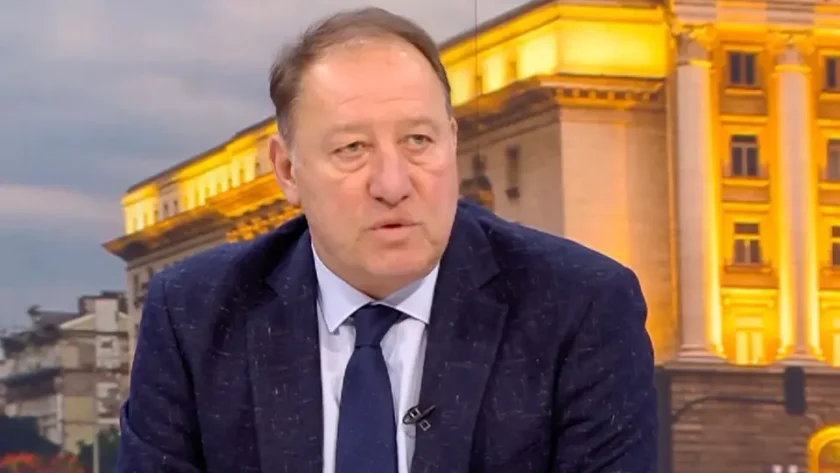 Ангел Найденов: Самолетите в "Безмер" не увеличават рисковете за България