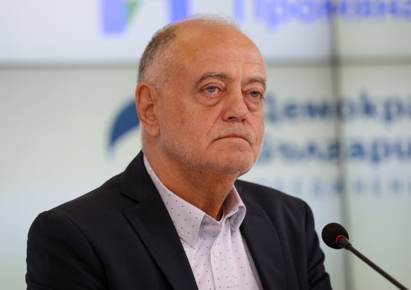 Ген. Атанасов лансира Андрей Гюров и Емил Дечев за президентска двойка