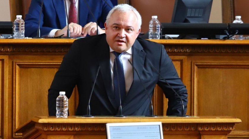 Демерджиев: Сцеплението на пътната настилка е ниска на много места