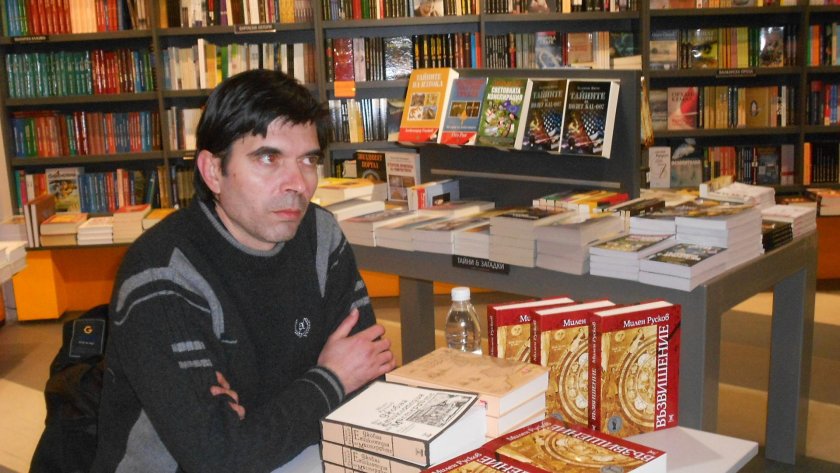 Папийонката и И. Кръстев са боклуци, обречени на забрава