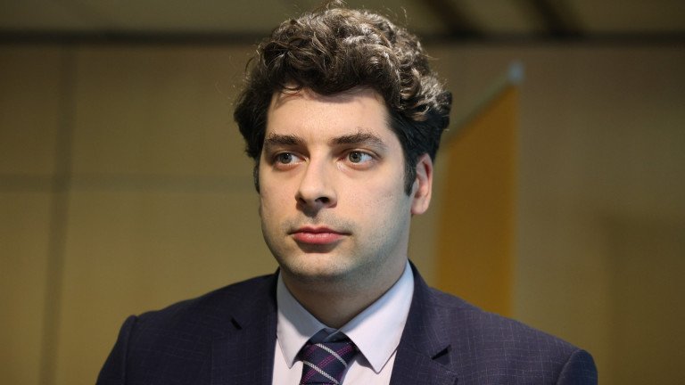 Пеканов: Бяхме на косъм да изгубим 800 милиона евро