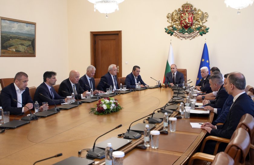 Радев събра Съвета за сигурност 
