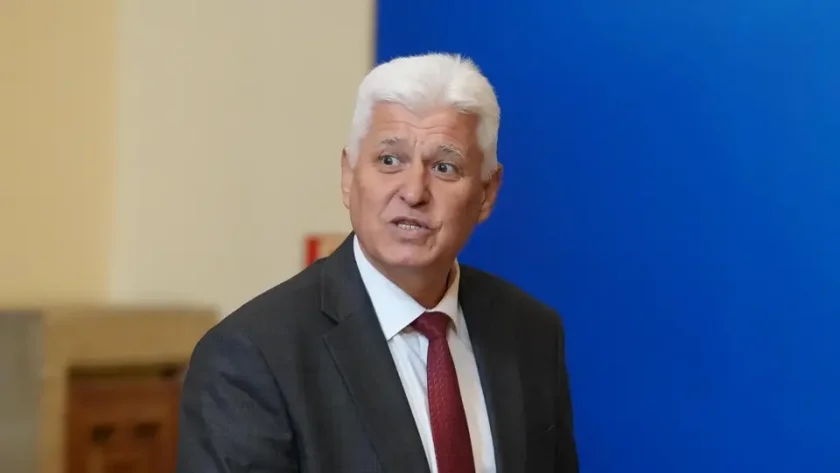 Стоянов: Правителството търси самолети МиГ-29 само за резервни части