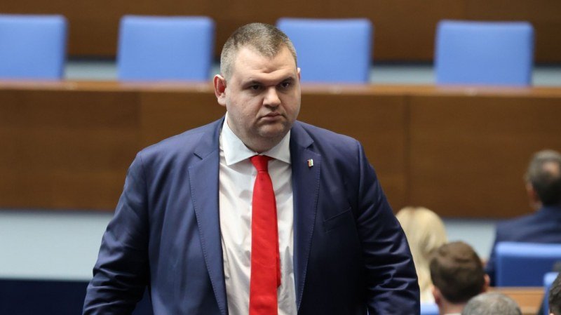 Сметната палата решава дали да разследва Пеевски