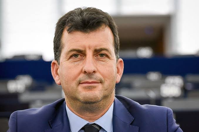 Асим Адемов: Само Петър Стоянов може да спре кандидата на Радев!