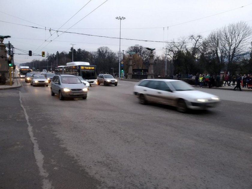 Протестът освободи "Орлов мост"