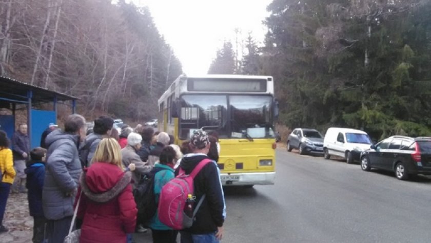 Заради ваканцията: Два рейса катерят Витоша всеки ден