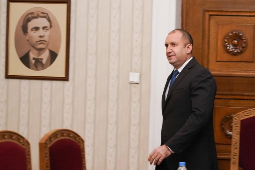 Румен Радев се отчита за три години президент