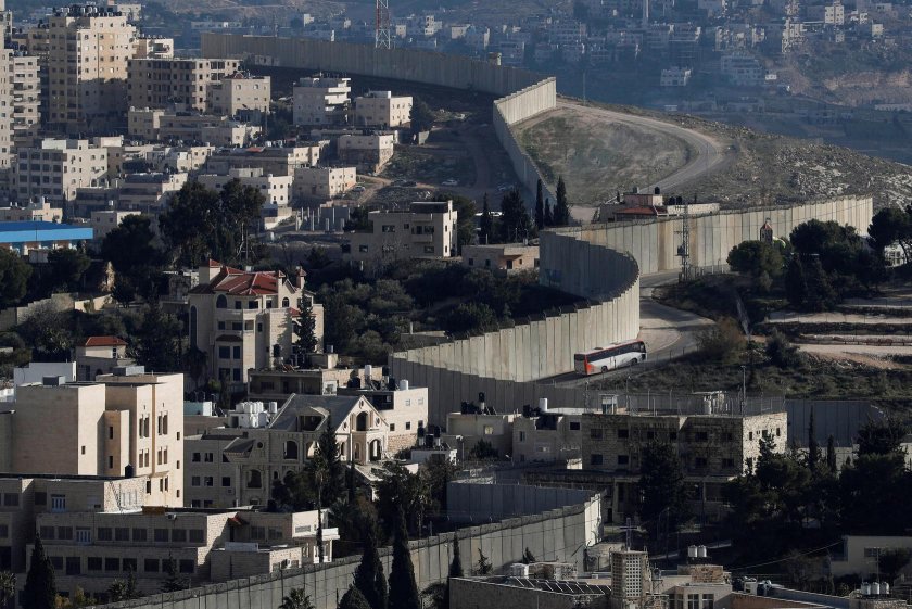 Абу Дис - "палестинската столица", която не иска да бъде столица