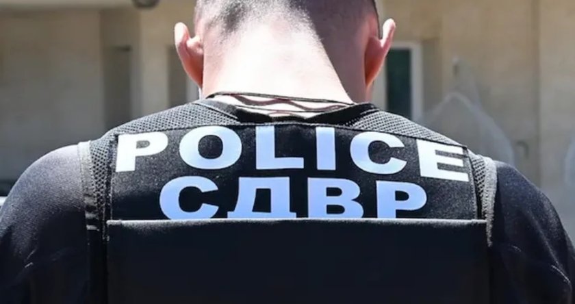 Задържаха четирима при акции в столични молове