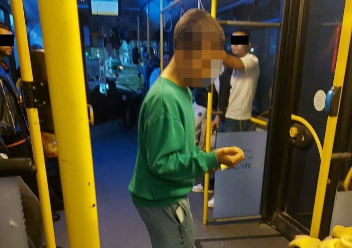 Омбудсманът се гневи от пречките децата до 14 г. да пътуват безплатно 